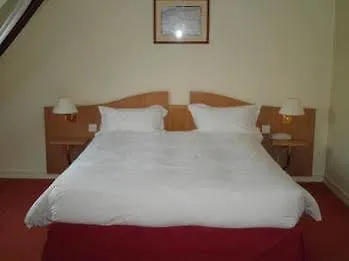 Ibis Styles La Reine 3*