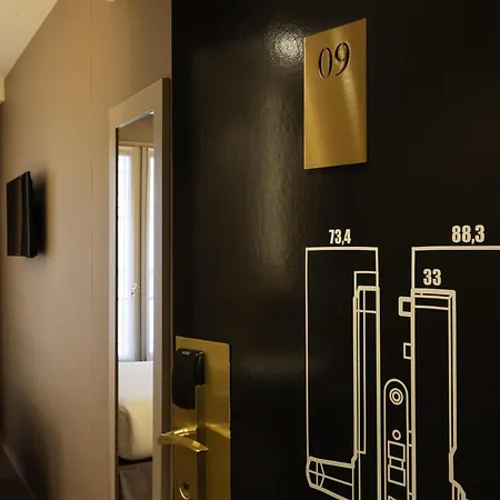 Ibis Styles La Reine Hotel 3*