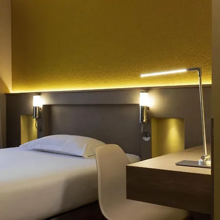 Hotel Ibis Styles La Reine 3*