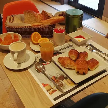 Ibis Styles La Reine Hotel