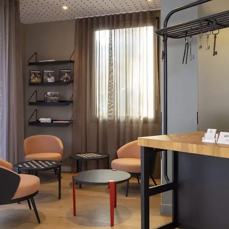 Ibis Styles La Reine Hotel