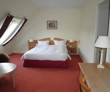 호텔 Ibis Styles La Reine 부르그-라-레인느